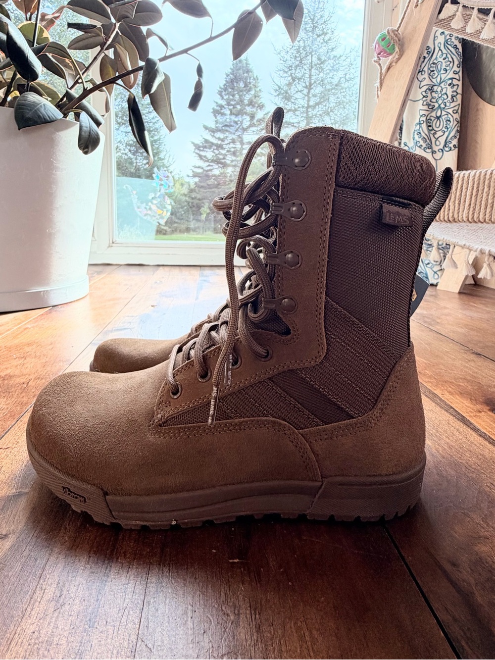 NWT LEMS WOMEN'S TACTICAL PRO TALL BOOT SIZE 9
